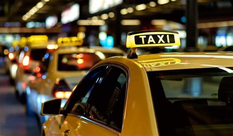 cost of taxi from las vegas airport to strip.